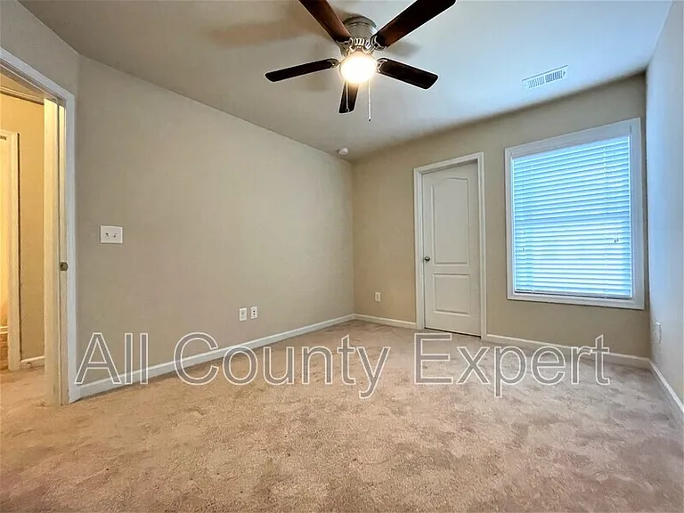 220 Bobbie Way — Photo 15