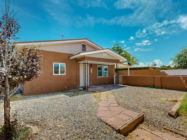 312 61st St NW, Albuquerque, NM 87105