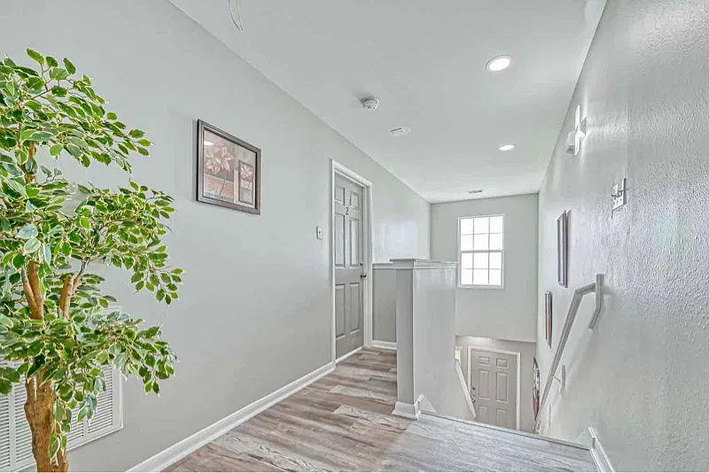 4 bed, 1700 sqft, $825 — Photo 3
