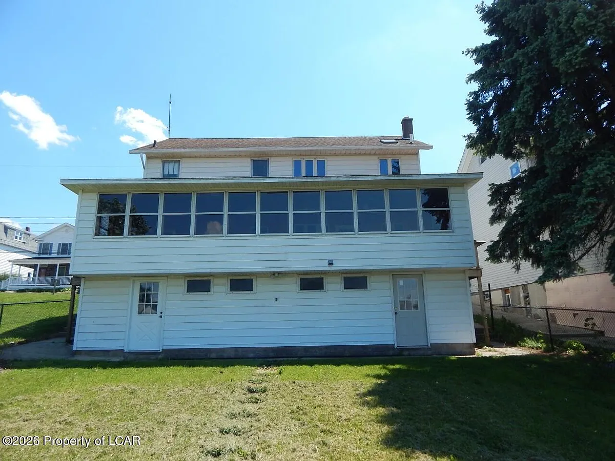 Building Photo - 168 Kidder St