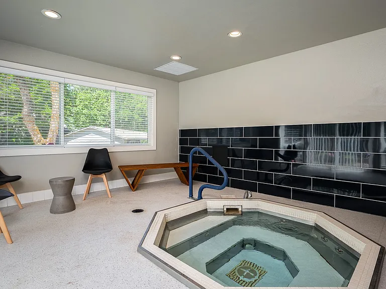 Witham Hill Oaks | Indoor Hot Tub