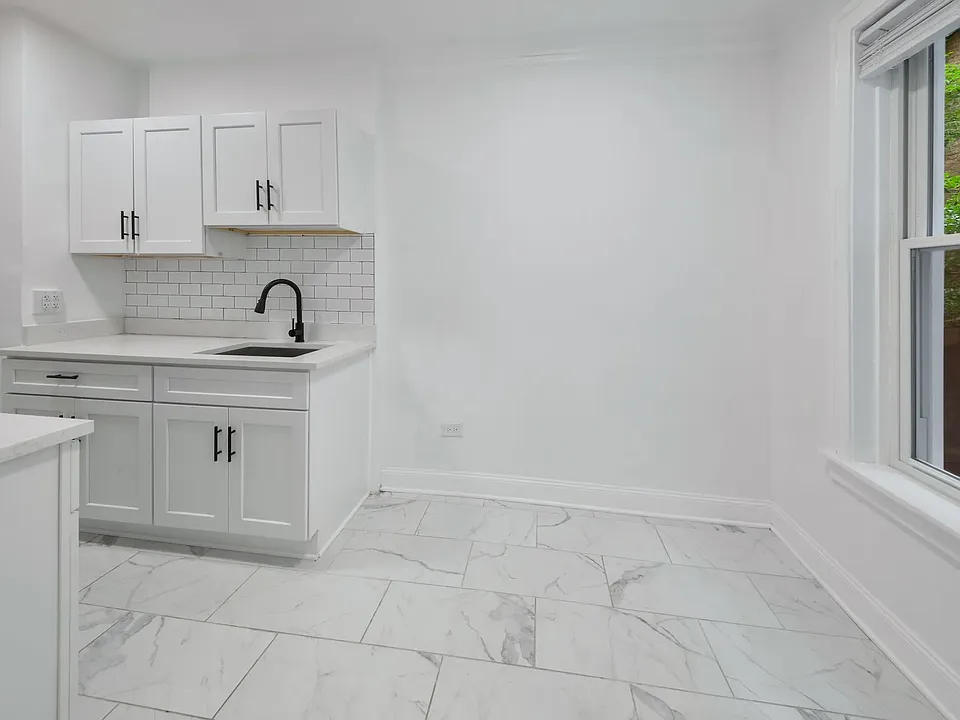 5038-5041 N Sheridan Rd #602