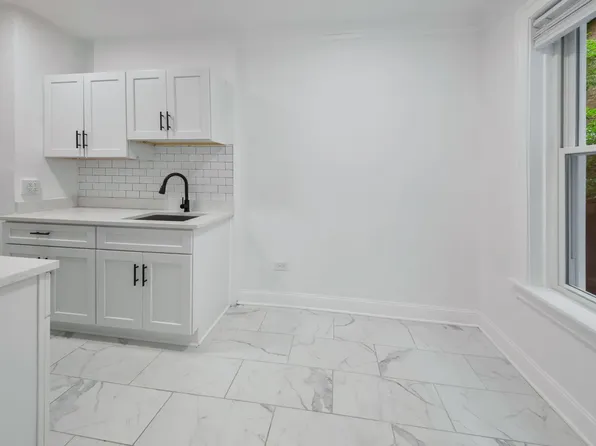5038-5041 N Sheridan Rd, Chicago, IL