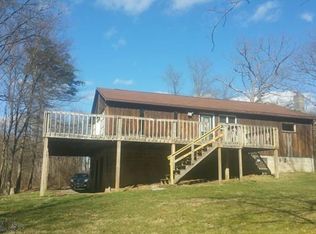 203 8th St, Saxton, PA 16678