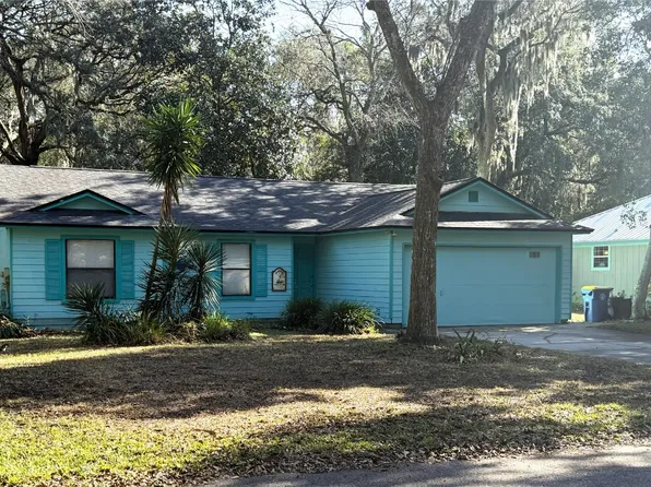 706 N 15th St, Fernandina Beach, FL 32034