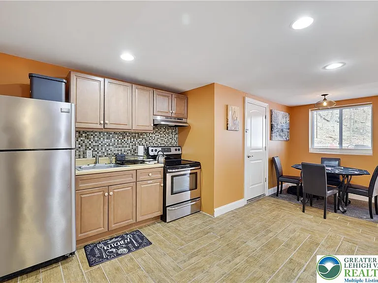 163 Cambridge Ct — Photo 40