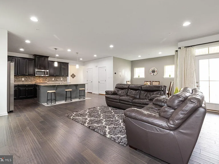 5861 Oakdale Village Rd — Photo 3