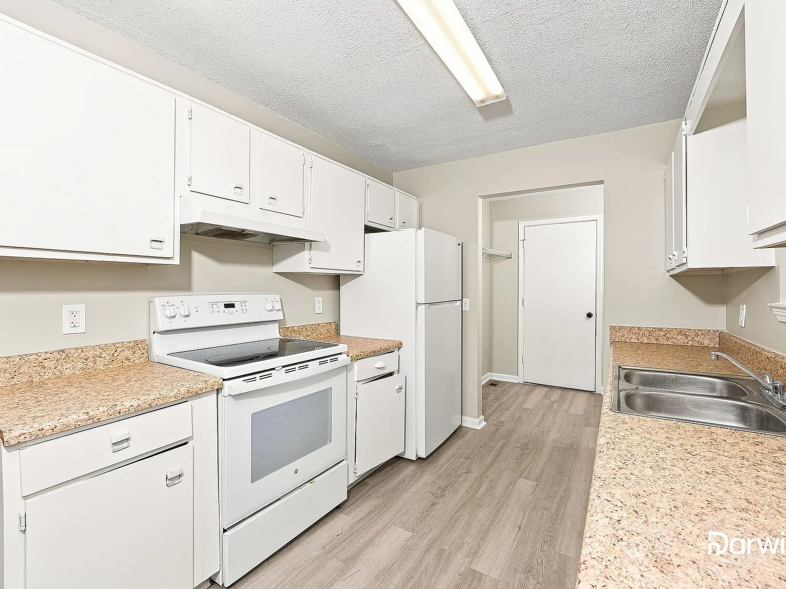 3 bed, 2.5 bath, 1452 sqft, $1,445 — Photo 3