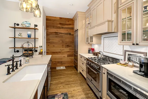 Rented by Argent Advisors LLC | media 4