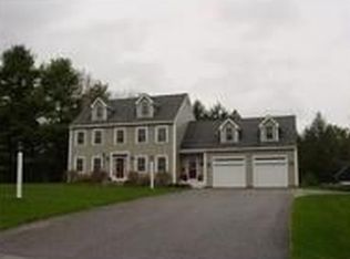 39 Edgefield Rd, Gorham, ME 04038