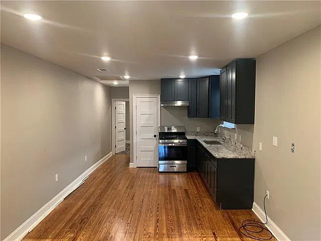 1 bed, 1.0 bath, 700 sqft, $1,000 — Photo 3