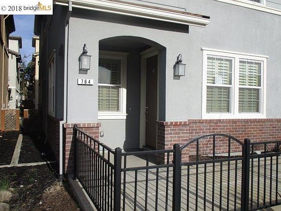 5th image of 764 King Palm Ln
