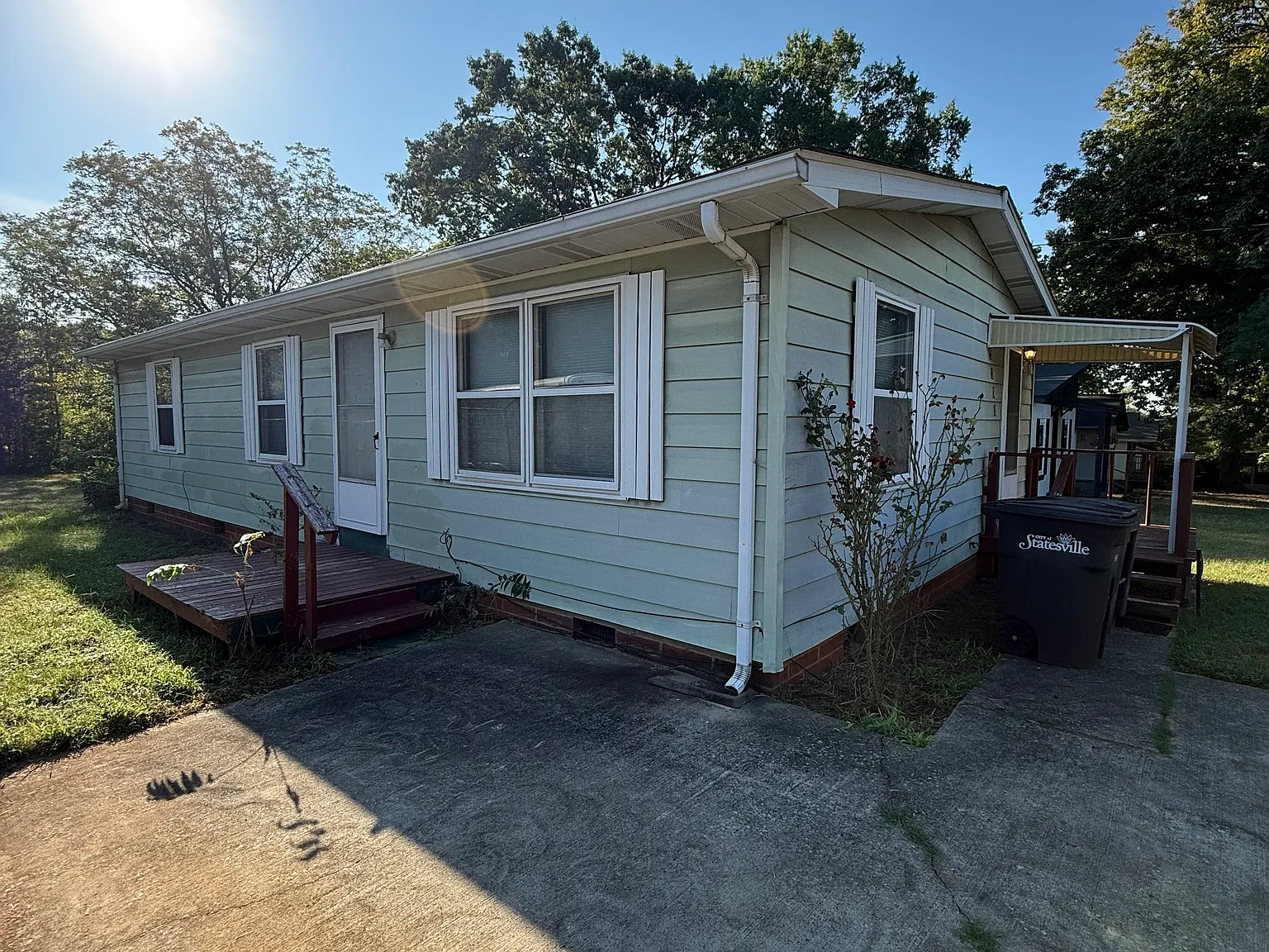 3 bed, 1080 sqft, $1,150 — Photo 2