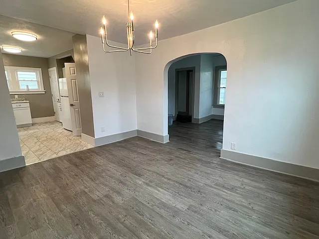 211 Columbia St — Photo 5