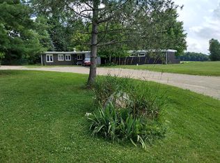 7386 Dean Rd, Fenton, MI 48430