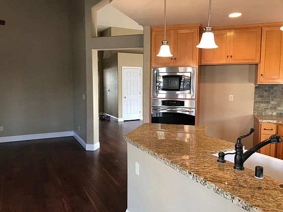 5th image of 267 Silberhorn Dr