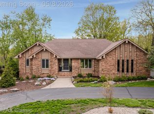 20419 Woodcreek Blvd, Northville, MI 48167