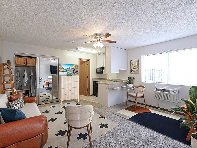 Campus Edge Apartments — Photo 5