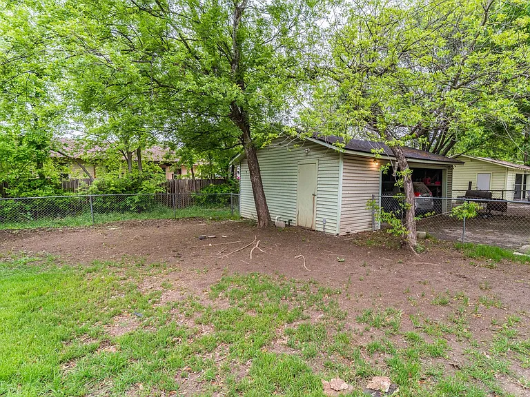 415 Bryn Mawr Dr — Photo 4