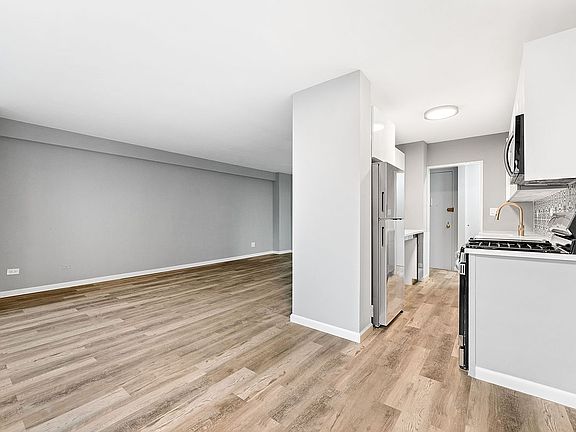 5th image of 2940 W 5th St #3O