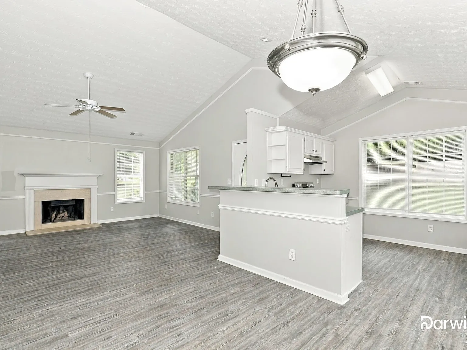 3 bed, 2.0 bath, 1260 sqft, $1,625 — Photo 3