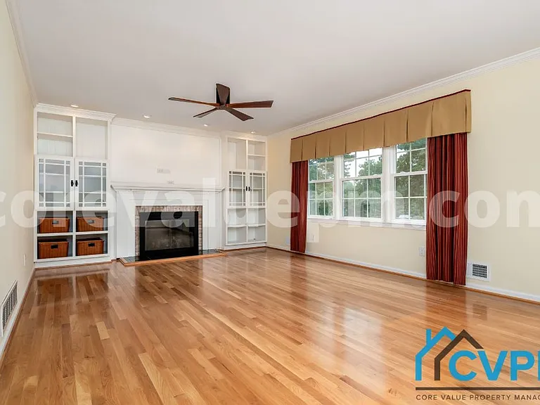 4702 Shelley Ln — Photo 12