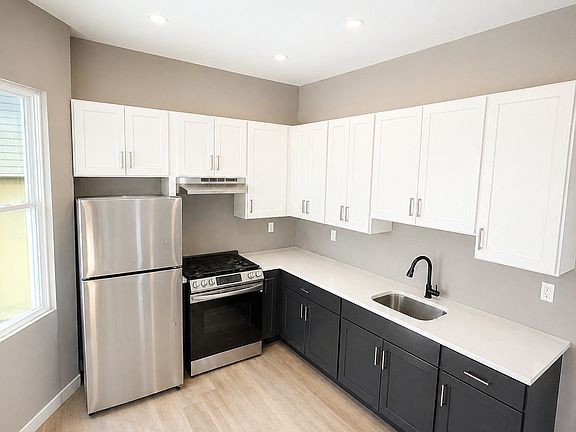 5th image of 85 Auburn St #1A