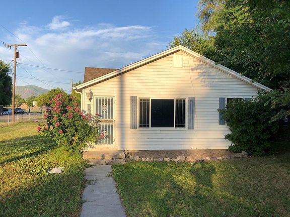 2nd image of 1017 S Navajo St