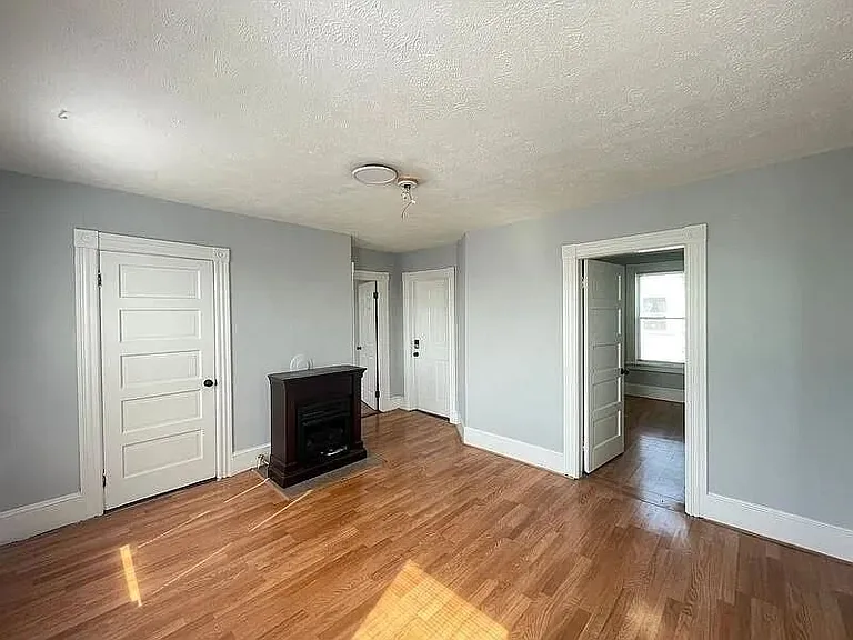 231 Laurel St #3 — Photo 7