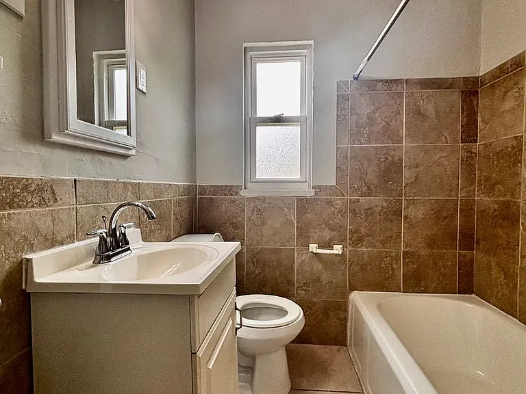 523 Hadley Avenue — Photo 15