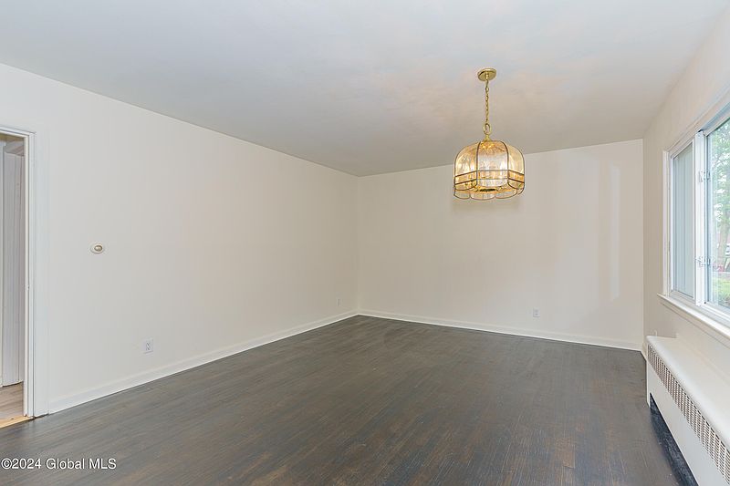 3rd image of 14 Warmington Street
