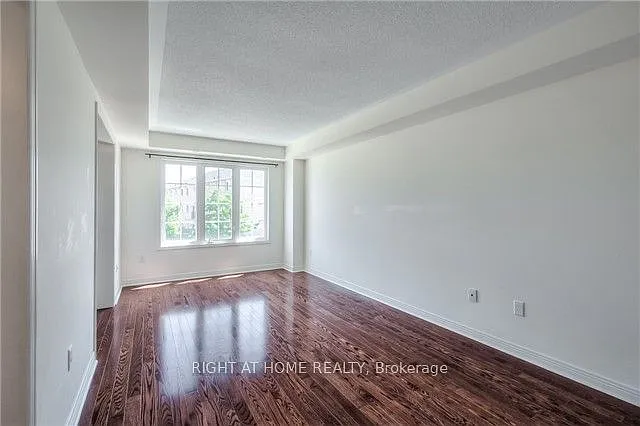 10 Wilkes Cres — Photo 8