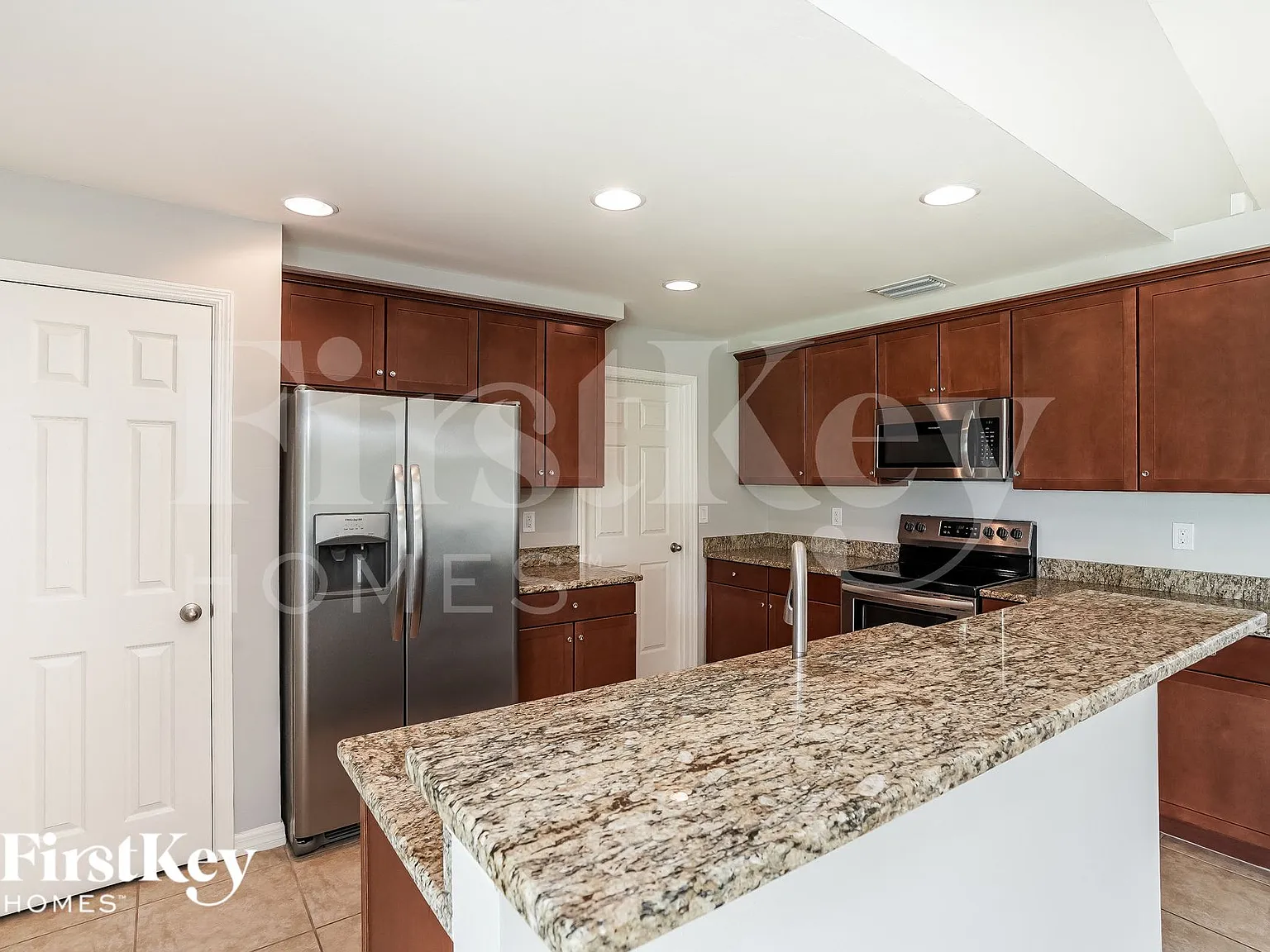 4 bed, 2.0 bath, 1829 sqft, $2,180 — Photo 4