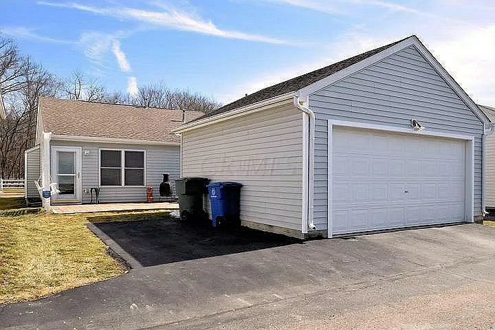 1803 Canopy Ln — Photo 36