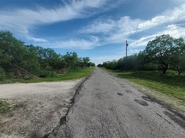 272 County Road 324, Alice, TX 78332