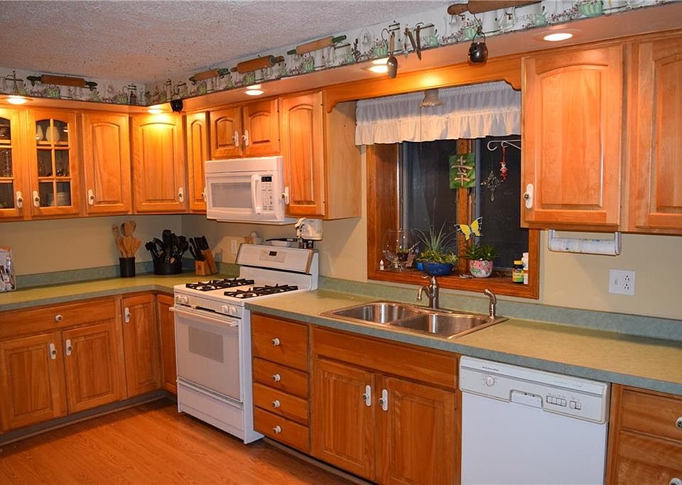 709 West Ave, Medina, NY 14103 Zillow