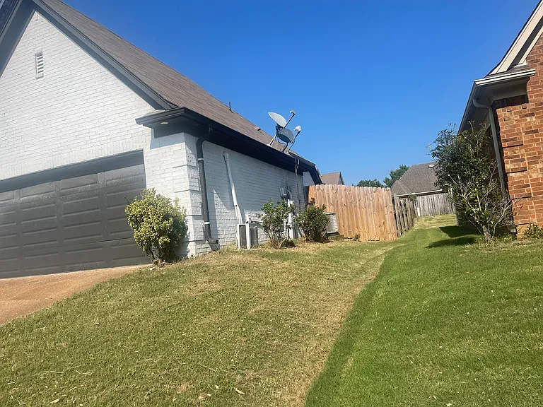 1504 Pemberton Ln — Photo 16