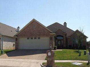 104 Stamford Ct, Woodway, TX 76712