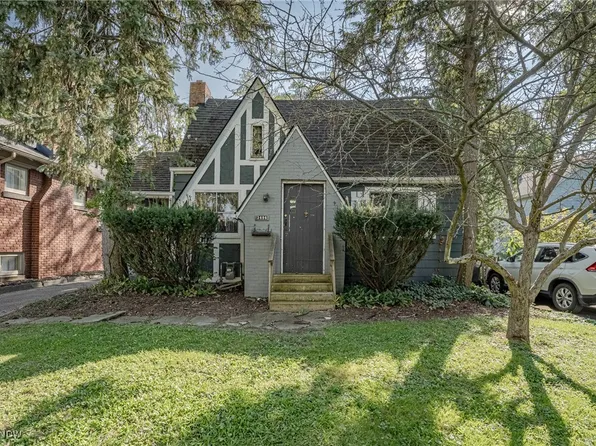 3496 E Scarborough Rd, Cleveland Heights, OH 44118