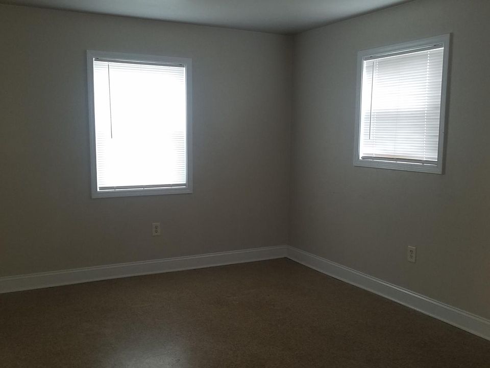 2nd image of 3064 N Martin St Unit 1