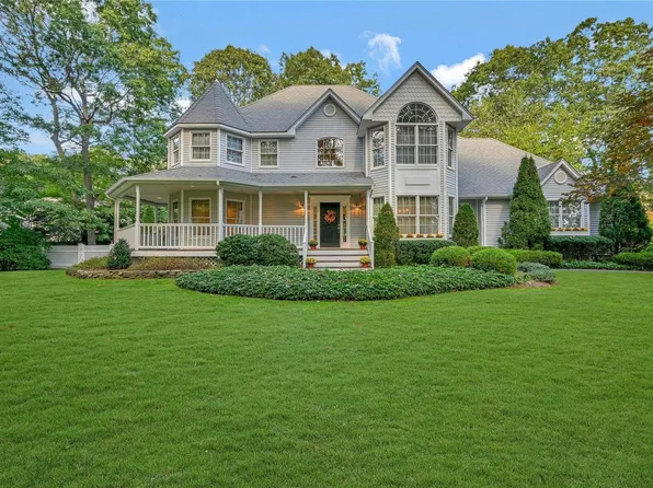 18 Diana Court, Wading River, NY 11792