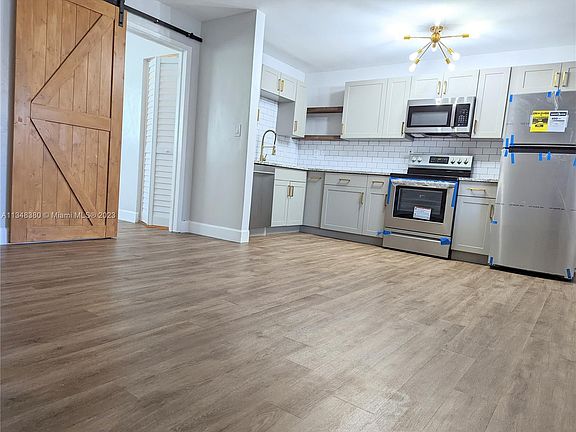 2nd image of 1812 NE 11th Ave #1-4