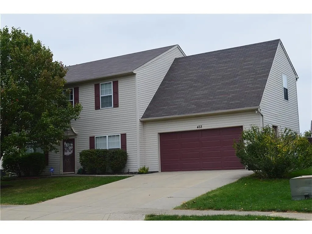 433 Founders Dr photo 1