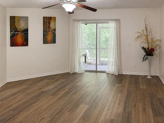 5th image of 9410 Charlesberg Dr