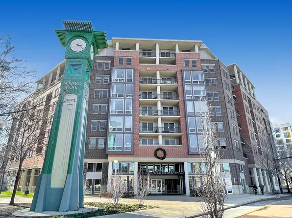 437 W Division St #607, Chicago, IL 60610