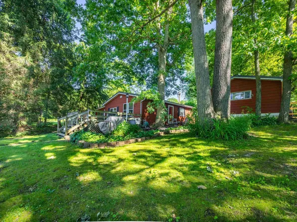 18232 Chickasaw Trl, Culver, IN 46511