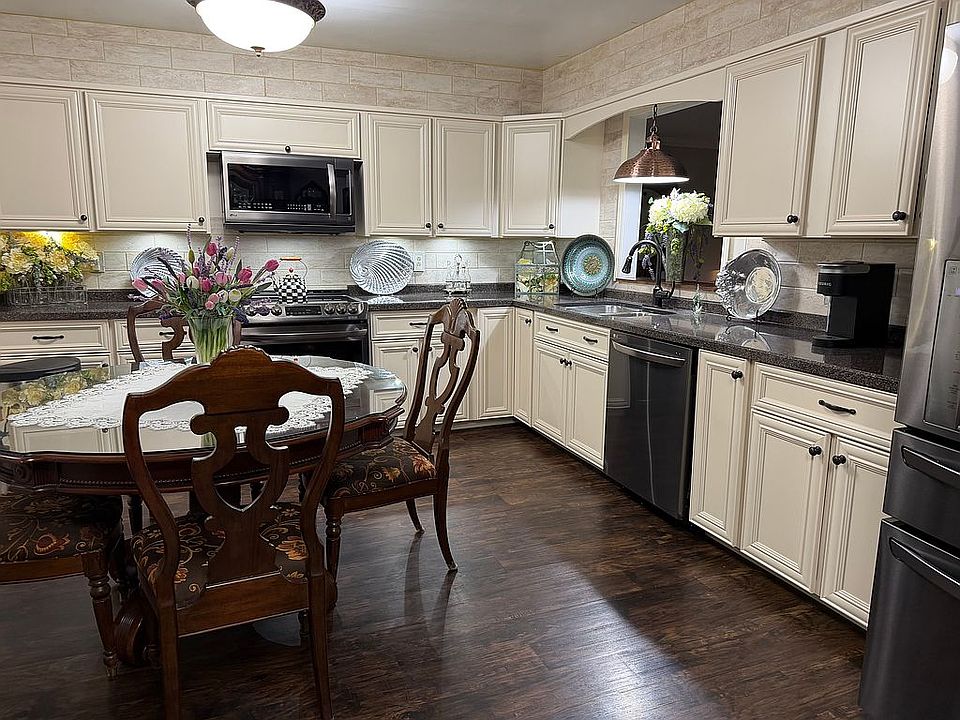 Large state of art kitchen! 