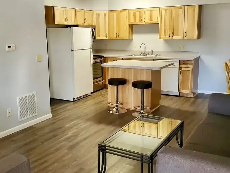 1010 Springfield Ave — Photo 2