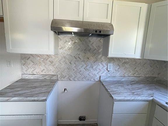 4th image of 4951 Live Oak Dr