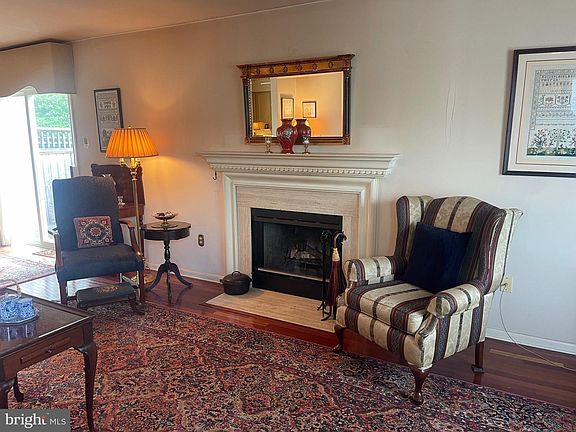 4th image of 704 Karens Ct #704
